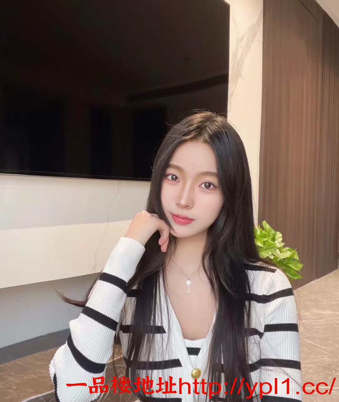 官渡性感美女粉嫩多汁流出