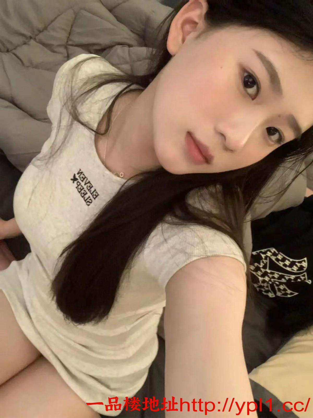 妹子又嫩又漂亮各种亲舔