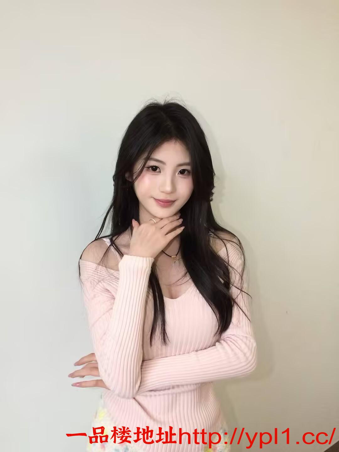 武侯身材迷人逼粉汁水透明拉丝的嫩妹