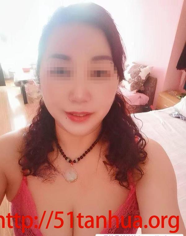 大胸大屁股熟女