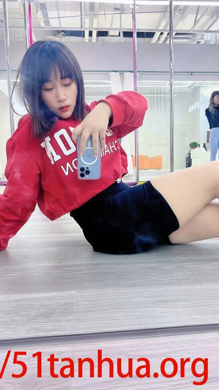 颜值不错的小姐姐